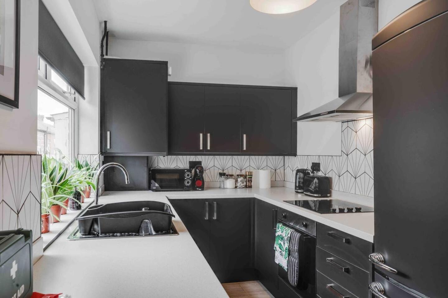 3-Bed Scouse House Near Anfield & Goodison Villa Liverpool Exterior photo